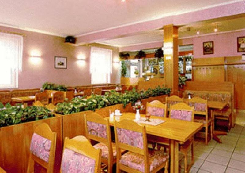 Hotel Pelikan Марианске-Лазне Экстерьер фото